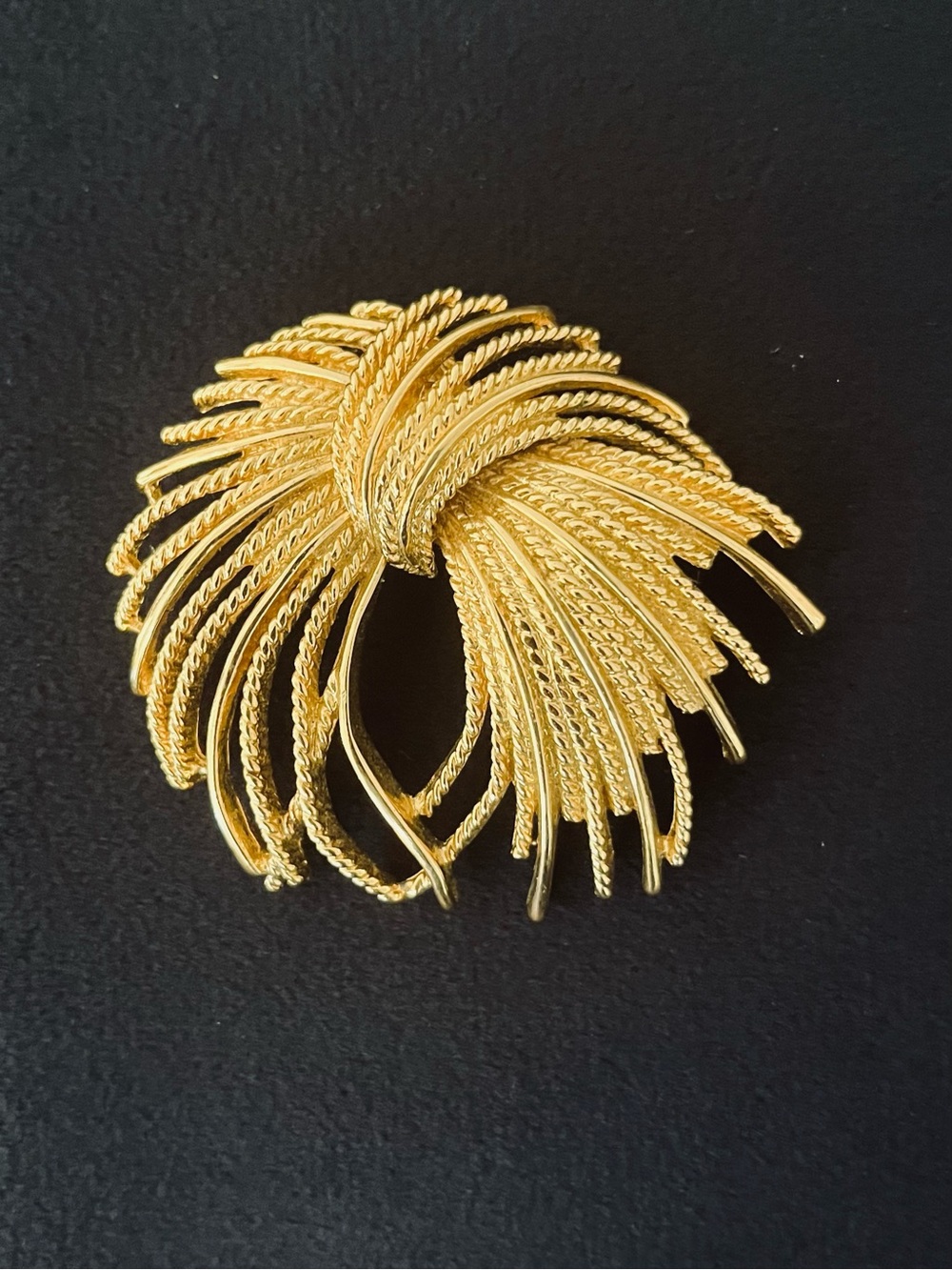 #321 MONET Vintage Gold-tone Cordelia Firework Spray Brooch